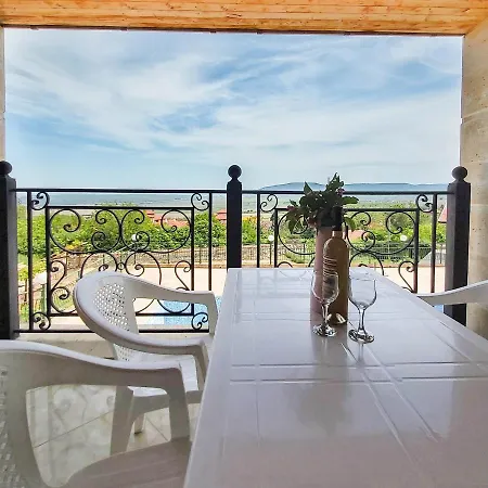 בית הארחה Makeli