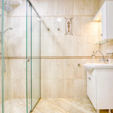 Makeli בית הארחה 4*