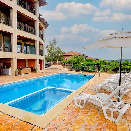 Makeli בית הארחה 4*