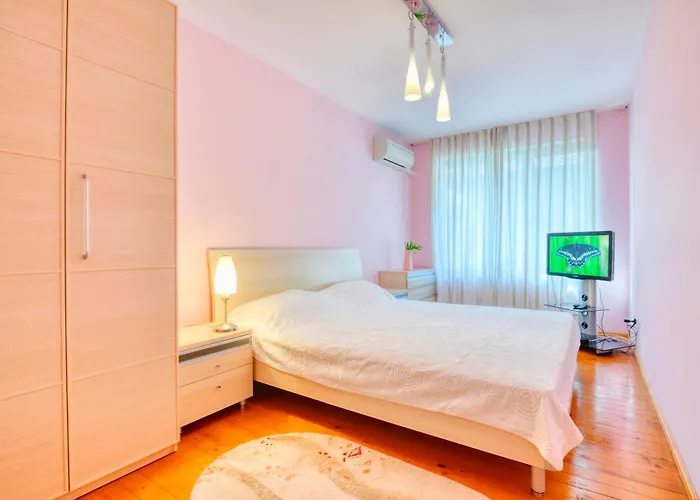 בית הארחה Makeli 4*