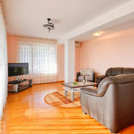 Къща за гости Makeli 4*