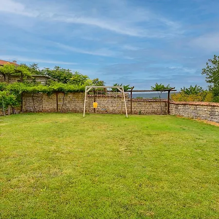 Makeli Къща за гости